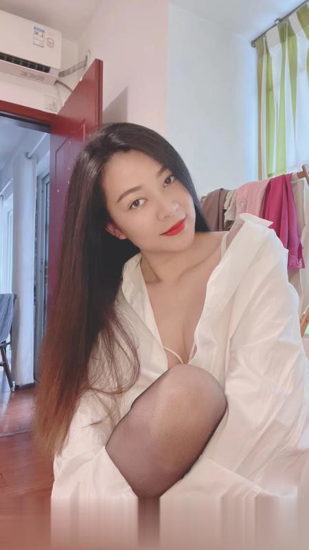 广东-深圳-宝安少妇乐芙御姐风格丝袜制服性感,胸大屁股大