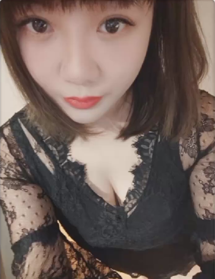 偏胖妹纸一个,但是态度不错