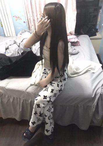 刚出道的妹子,多多照顾