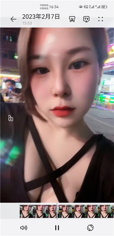 长沙五江天街年轻妹子暖暖,长得不错,熊也可以