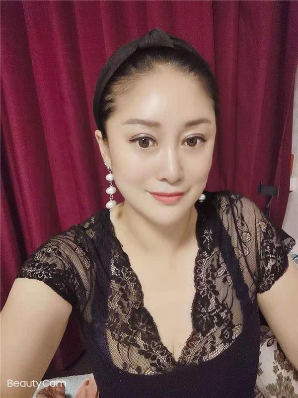 金湾区 爆肏大胸骚女,B水像拼多多百亿补贴一样不要钱的流