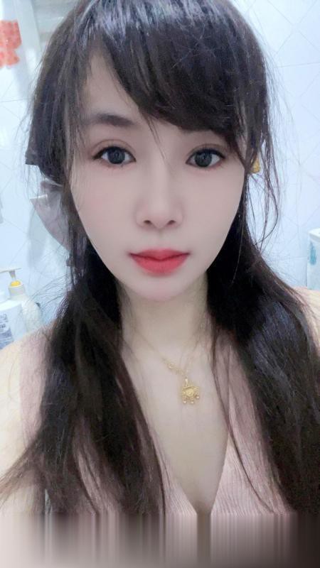 天津-河东大眼酥胸萌妹纸泄火美腿配丝袜,身材也可以