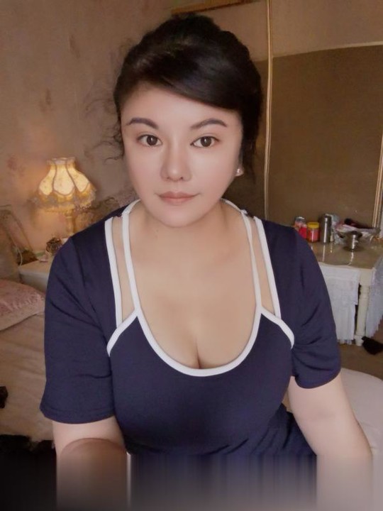 福建-厦门修车新疆混血大胸妹