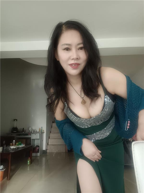 活很好的轻熟美女,奶子很大