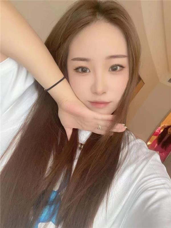 济南奥体龙湖天街,身材火辣的小姐姐、性价比贼高