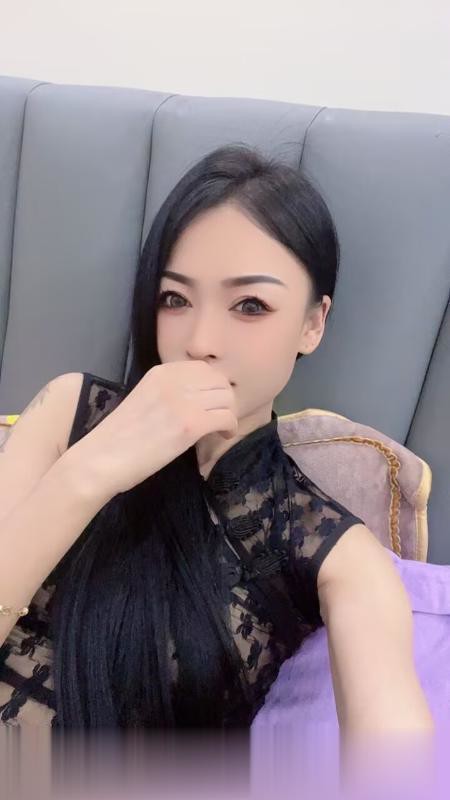甘肃兰州修车高挑少妇