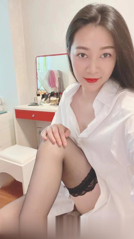 广东-深圳-宝安少妇乐芙御姐风格丝袜制服性感,胸大屁股大
