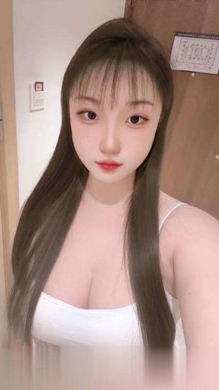 上海闵行乐乐老师..身材白嫩，微胖有肉感