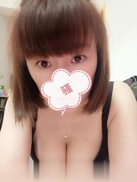 上海-金山温柔小姐姐.