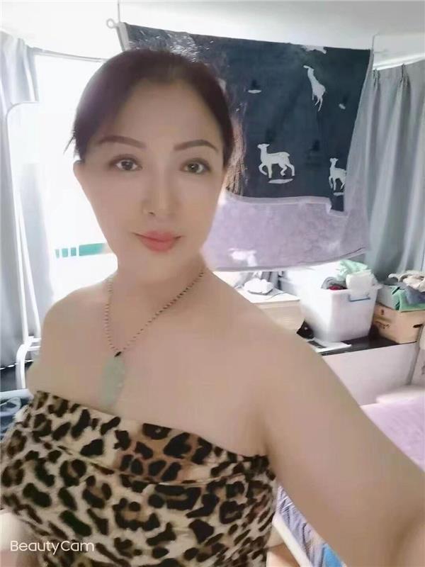 上海黄浦区出了名的服务好,身材丰满的少妇一枚
