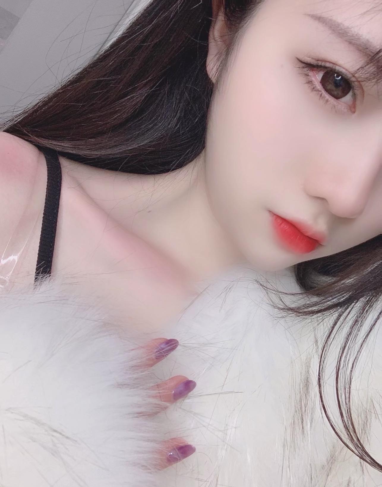 成都天府广场旁啪啪一线天性感年轻妹儿,非常骚