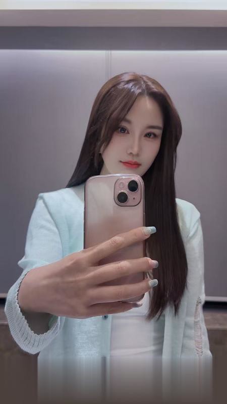 广东-深圳肤白颜值女友西宝