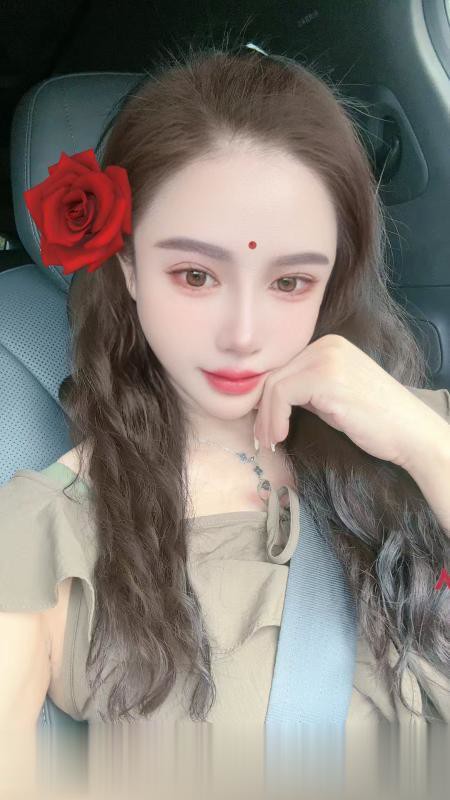 硚口冰冰..颜值属于中等，身材挺好