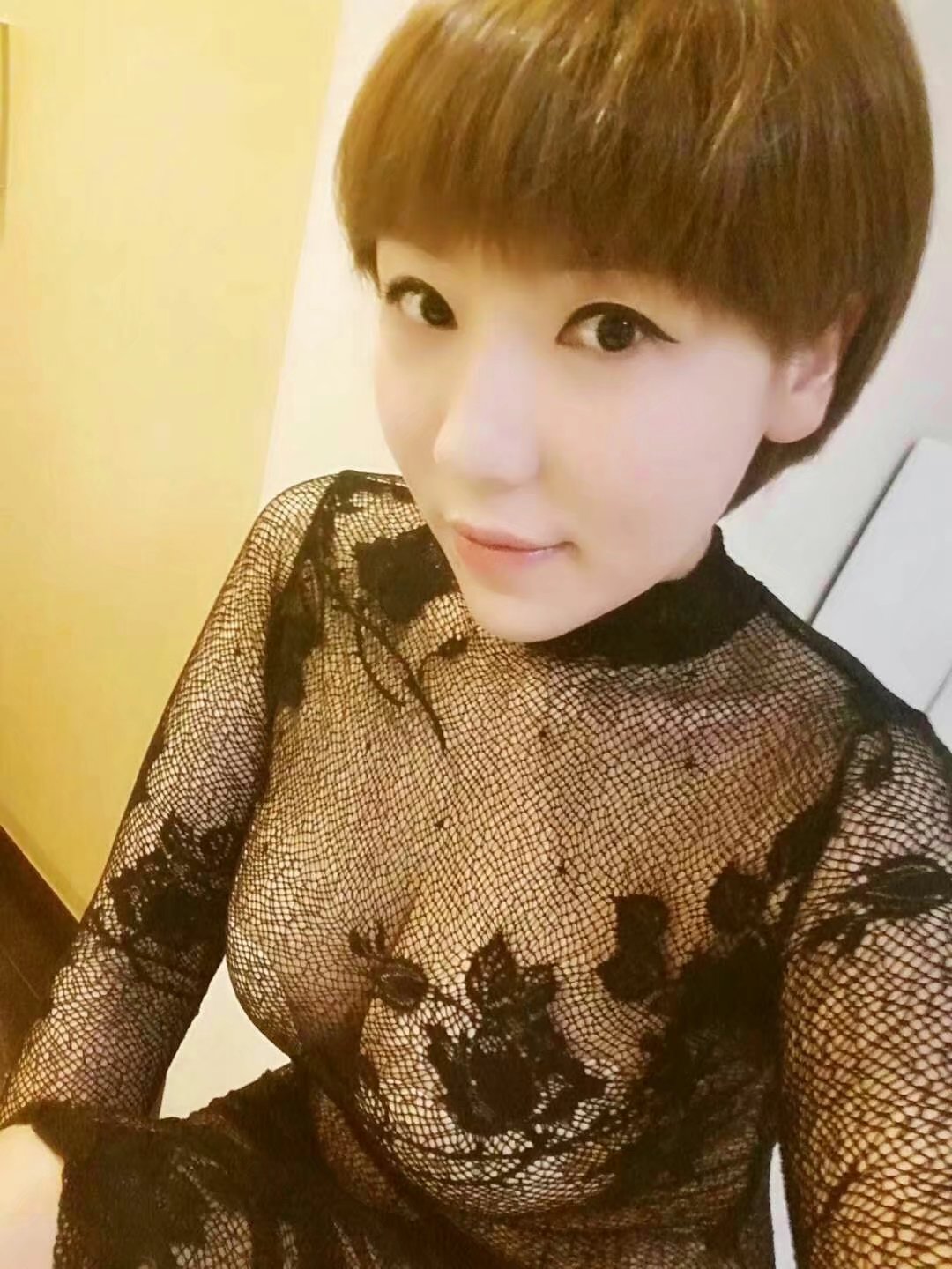 海归的纯骚B,练过瑜伽身材太柔软了,各种姿势搭英式叫床
