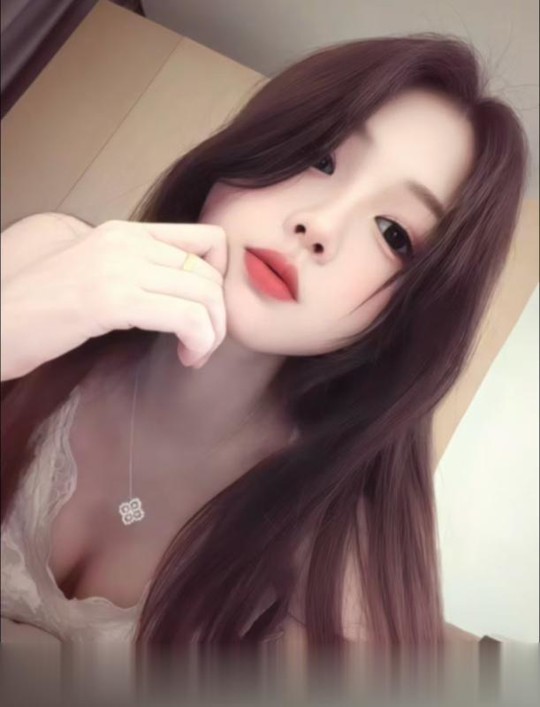 珠海拱北小羊肤白美腿，美少女一个